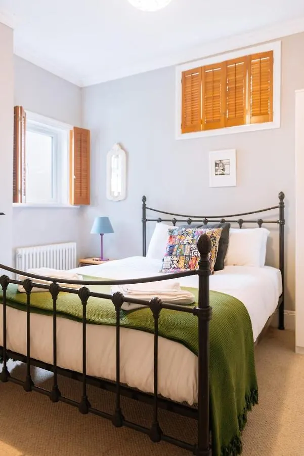 Inviting 1Bd Flat - 20 Mins To Brighton Beach! Apartment