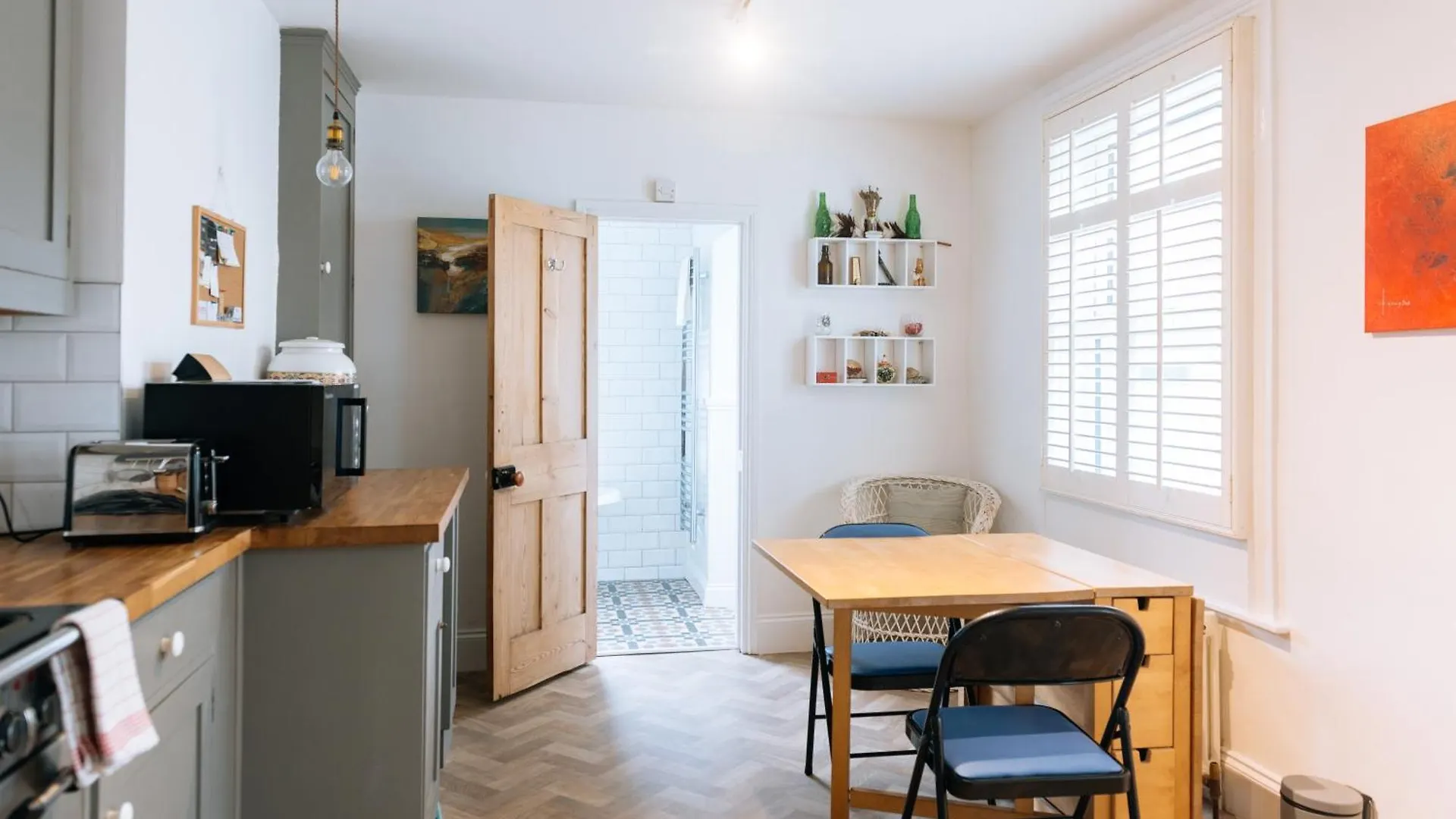 Inviting 1Bd Flat - 20 Mins To Brighton Beach! 0*,  United Kingdom