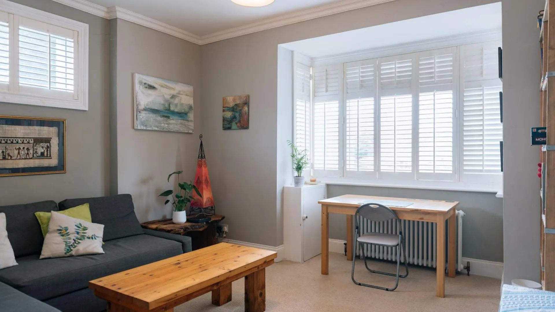Inviting 1Bd Flat - 20 Mins To Brighton Beach!